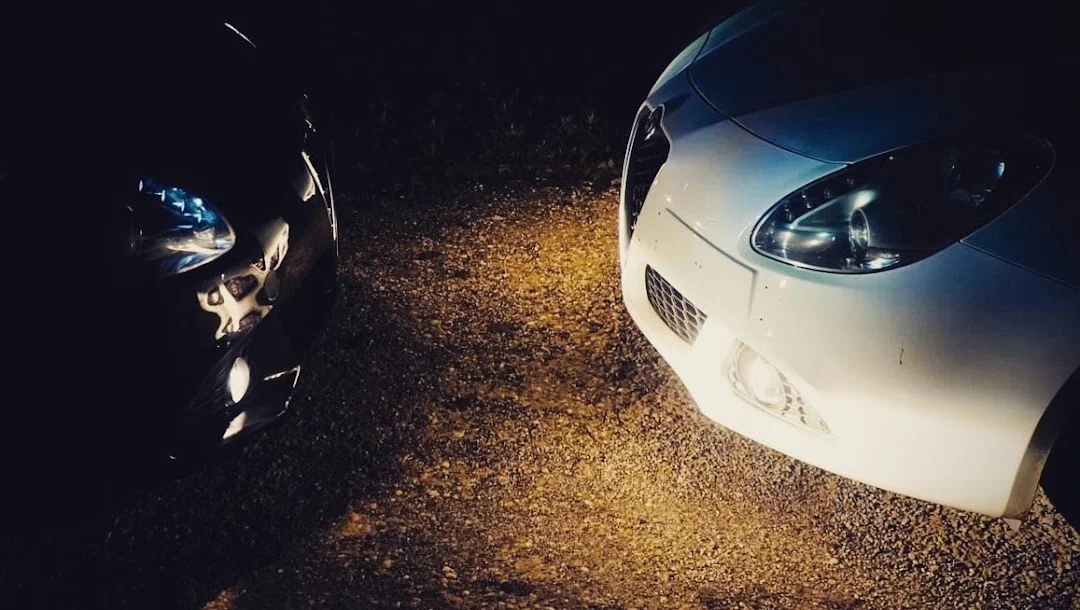 Automotive &mdash; colour & form &mdash; photograph 25