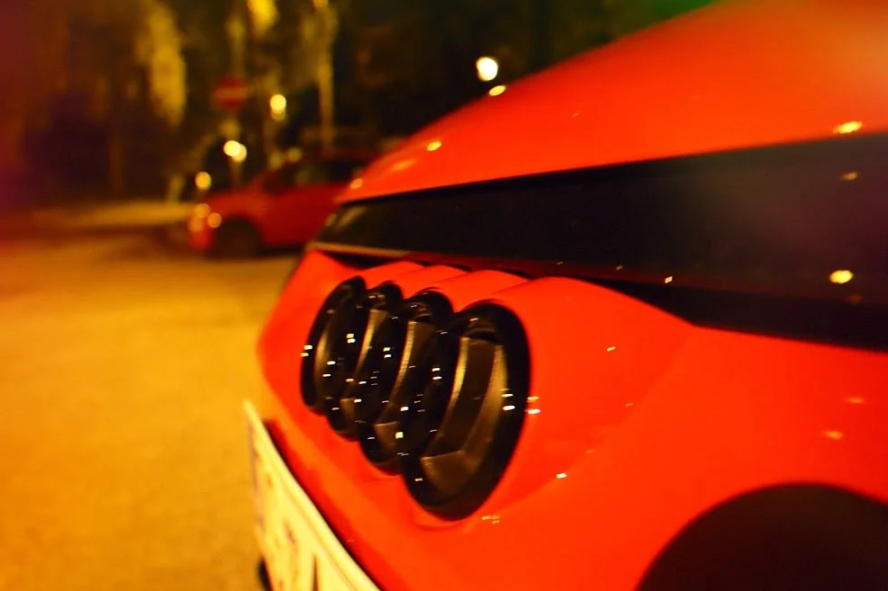 Automotive &mdash; colour & form &mdash; photograph 93