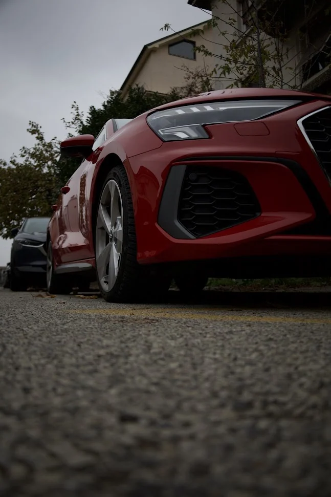 Automotive &mdash; colour & form &mdash; photograph 46