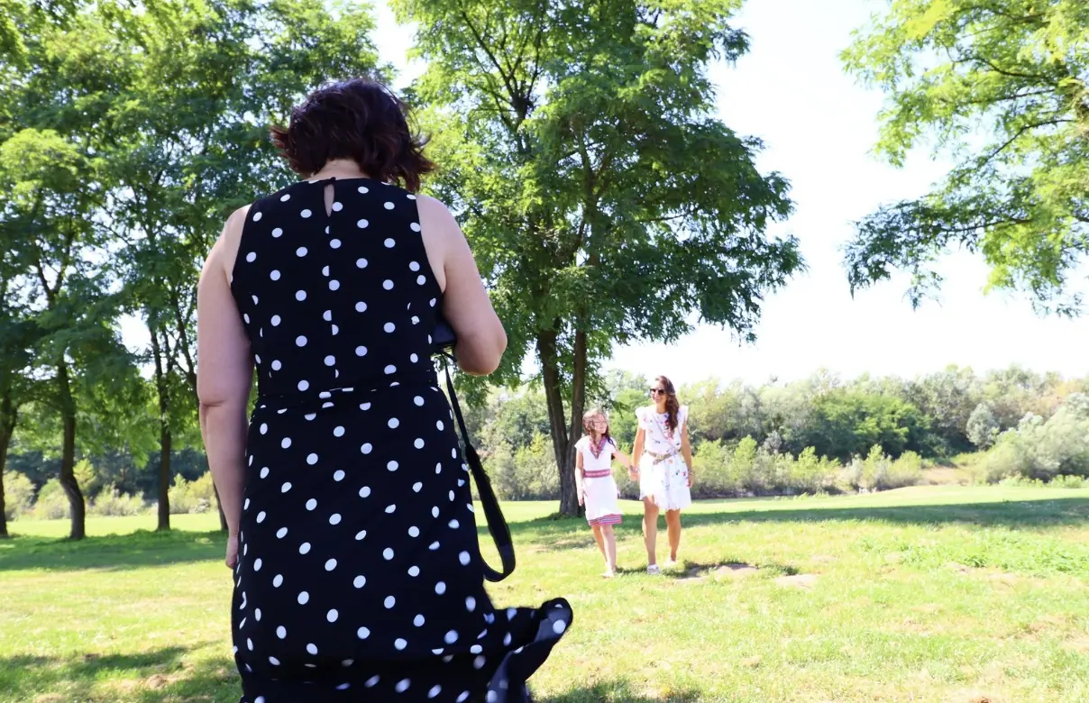 Red balloons. Shared moments. &mdash; photograph 6